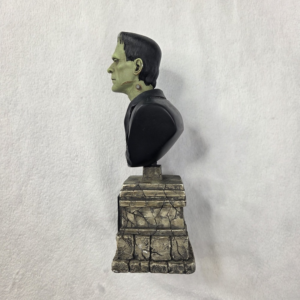 2004 Boris Karloff as Frankenstein's Monster Bust- The Legacy Collection 6.75" - Picture 2 of 6
